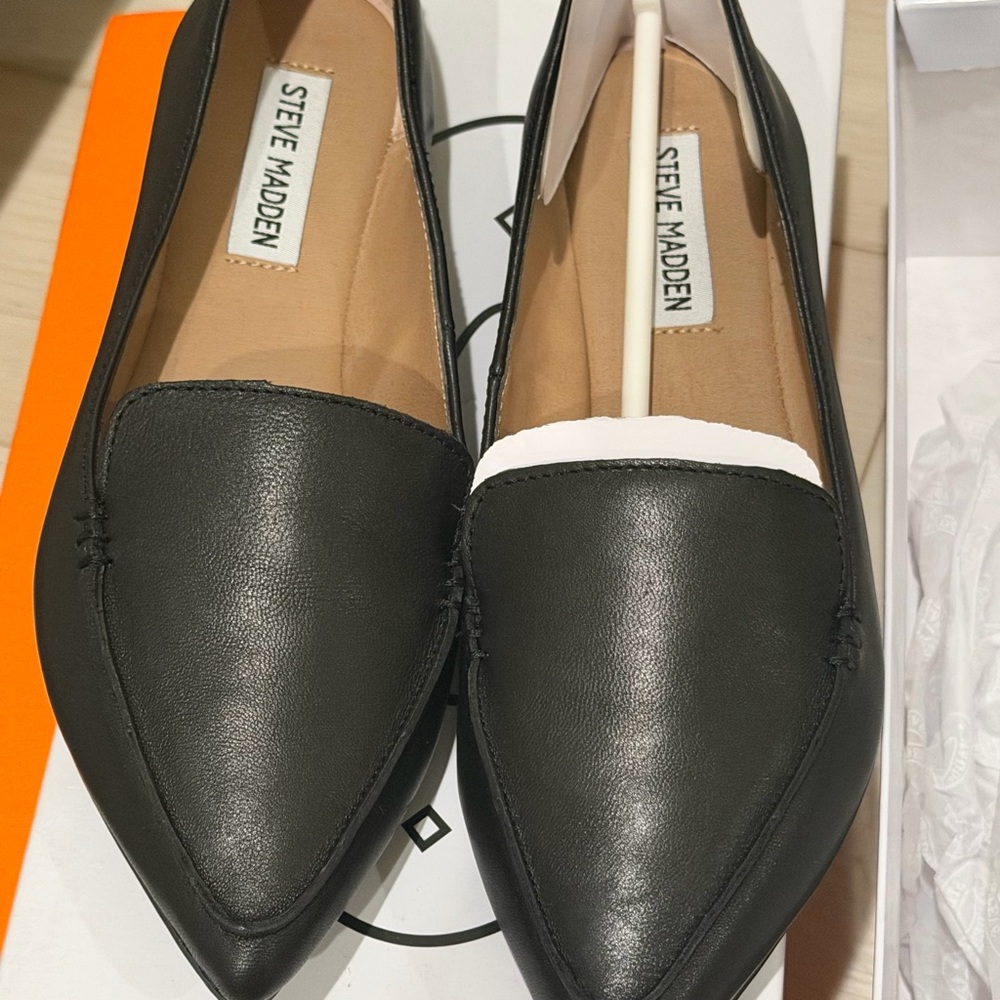 NWT Steve Madden Women's Black Pointed Loafers